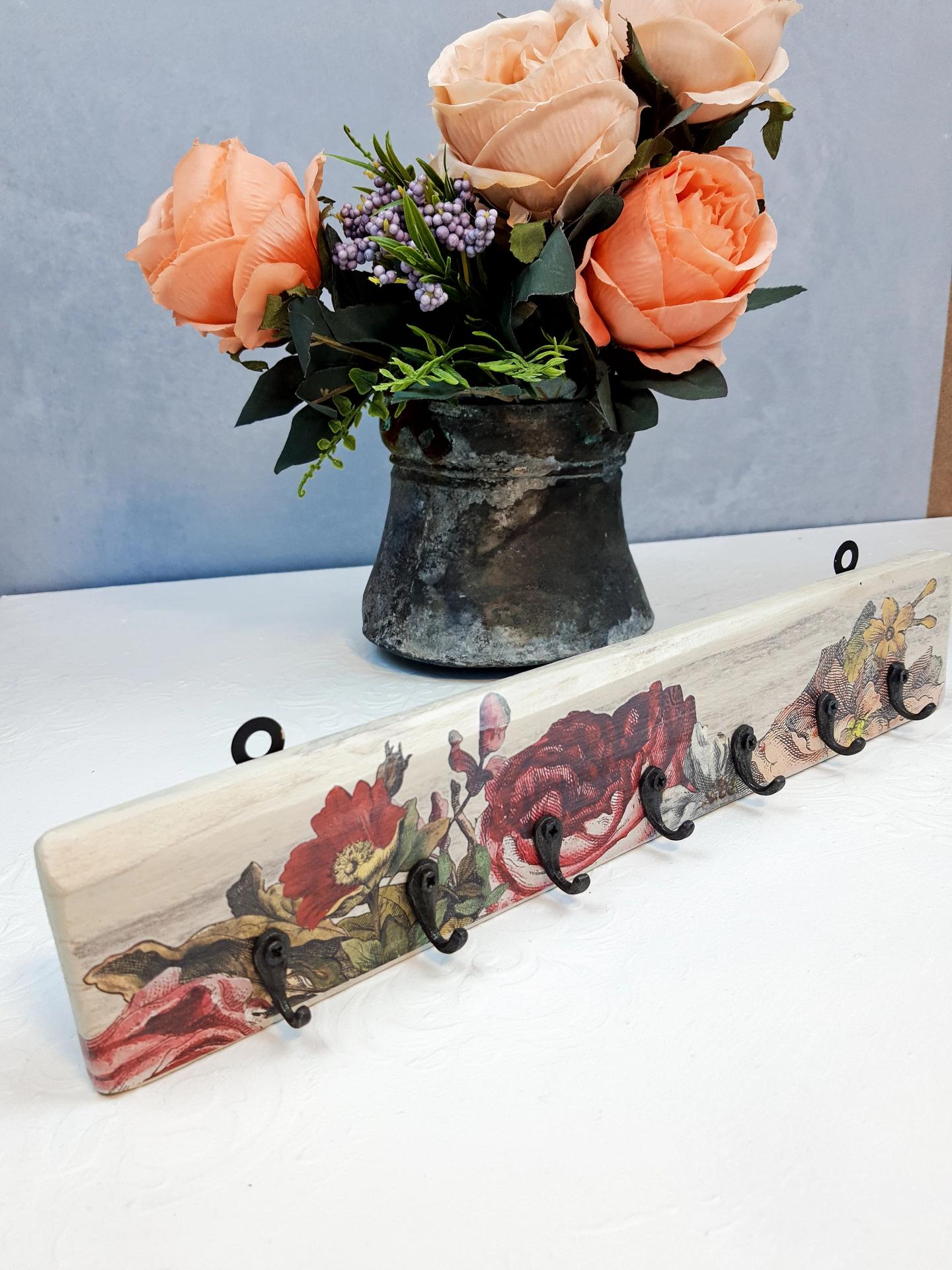 Beyaz Takı Askısı #1