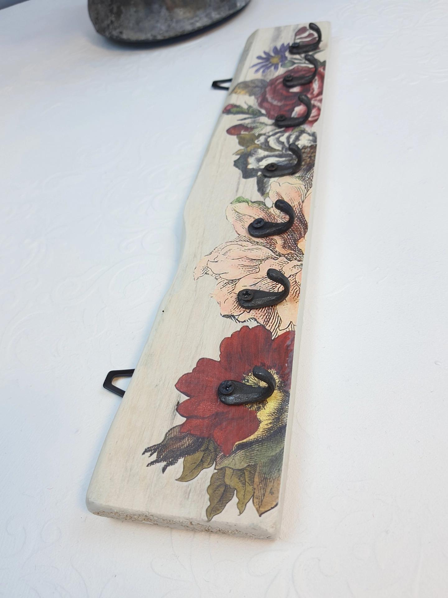 Beyaz Takı Askısı #2